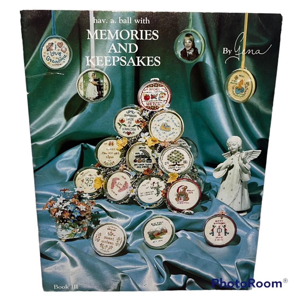 Memories and Keepsakes 1980 booklet of cross-stitch patterns